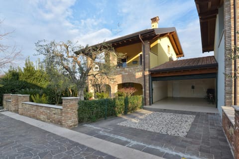 Appartamento Cesare Apartment in Manerba del Garda