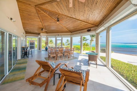 Peaceful Ocean Front Beach House in Bodden Town House in Bodden Town