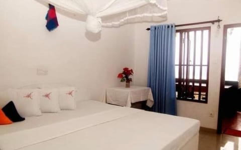 GBHHotelnTours Bed and Breakfast in Hikkaduwa