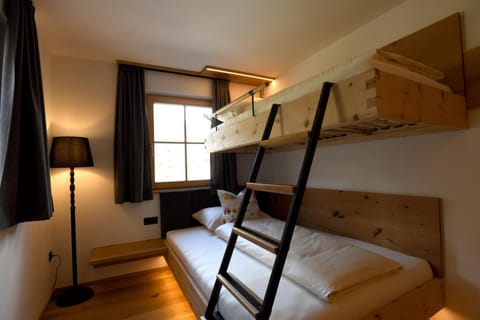 Bed, Bedroom, bunk bed