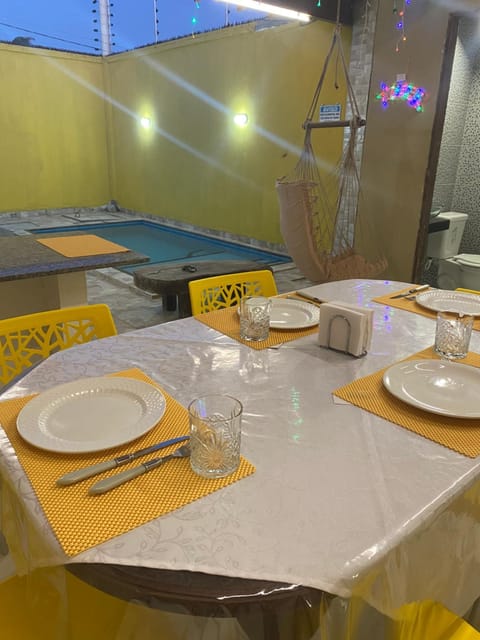 Dining area, Pool view