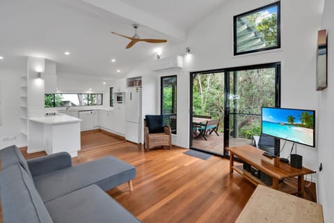 9 Naiad Court - Rainbow Shores - Pool - Aircon - Wifi - Walk to beach House in Rainbow Beach