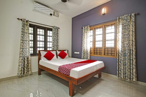 OYO Flagship Sanvilla Hotel in Alappuzha
