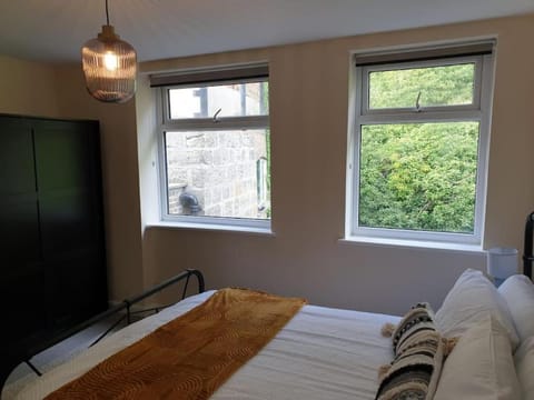 Two Bed Flat Sea view Old town Hastings Apartment in Hastings