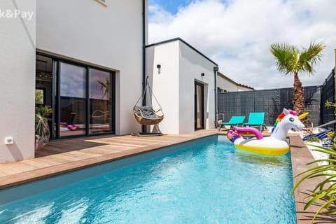 Villa avec piscine proche plages Chalet in Vaux-sur-Mer