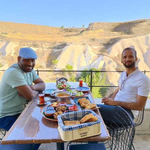 Day, People, Natural landscape, View (from property/room), Balcony/Terrace, Food, Mountain view, Breakfast, group of guests