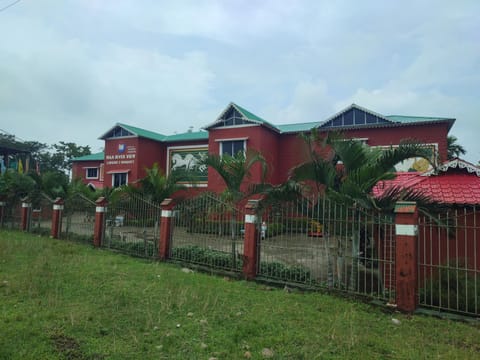 Maa River View Hotel in West Bengal