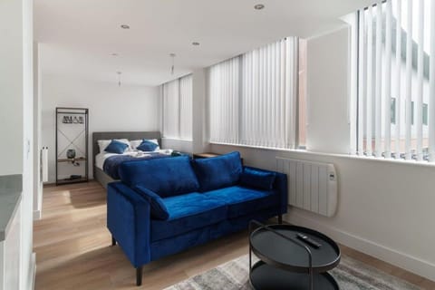 Stay Zeni, Alexandra Rise Manchester Sleek Studio Apartment in Stretford