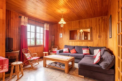 Chalet de Charme avec vue spendide Chalet in Menthon-Saint-Bernard