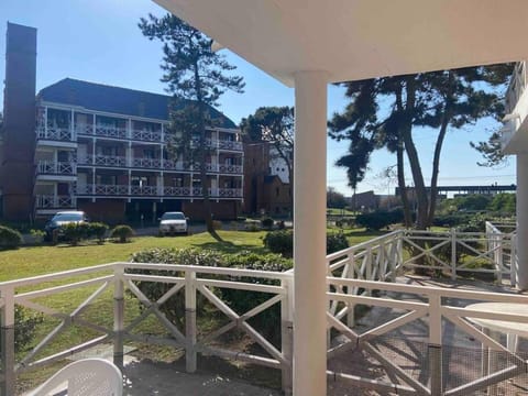 Property building, Day, Garden, Balcony/Terrace, Garden view