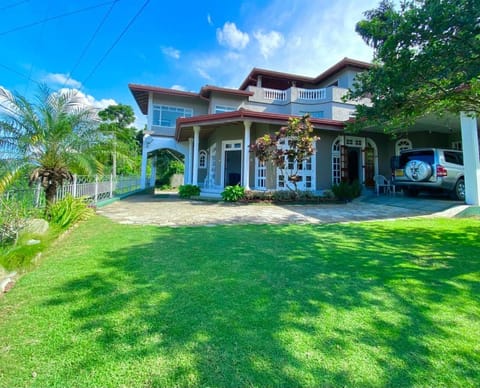 Property building, Day, Natural landscape, Garden, Garden view