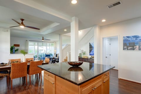 Hale Terra 3br 2ba Beautiful Nihilani Condo, Central AC, Pool, Hot Tub House in Princeville