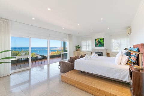 Bed, Seating area, Bedroom, Sea view