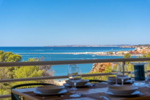 Natural landscape, Balcony/Terrace, Dining area, Beach, Sea view