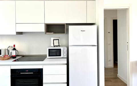 Kitchen or kitchenette, minibar, pet friendly, stove