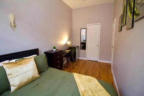 Tuk Ahoy - Emerald Suite 3C with Shared Spaces Eigentumswohnung in Bedford-Stuyvesant