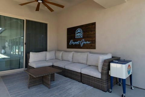 Desert Gem Private Pool Spa Putting Green House in La Quinta