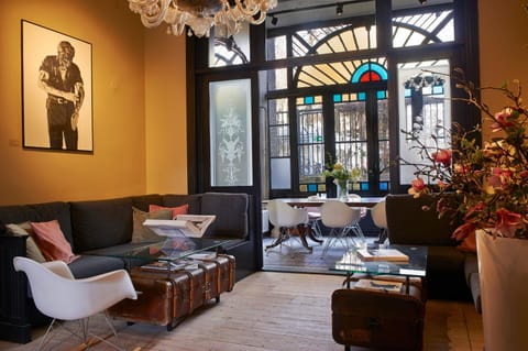 Lounge or bar
