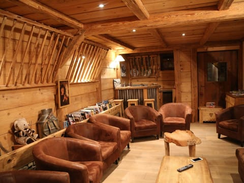 Chalet spacieux 14 pers avec sauna, terrasse, proche pistes et navettes, Les Gets - FR-1-671-239 Chalet in Les Gets