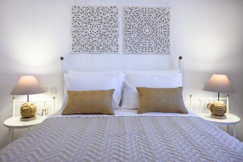 Bed, Decorative detail, Bedroom