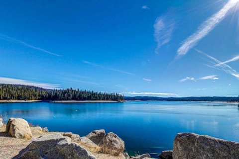 Tranquil Pines Estate House in Shaver Lake