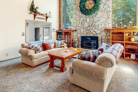 Tranquil Pines Estate House in Shaver Lake