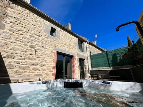 Patio, Hot Tub