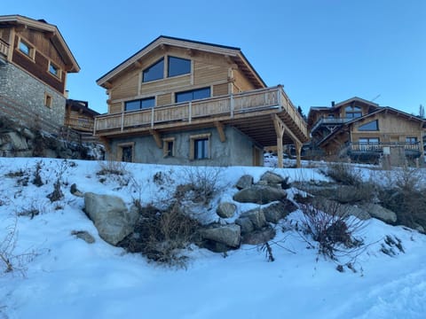 Property building, Natural landscape, Winter