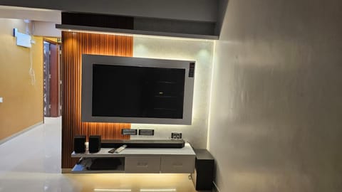 Luxurious 2 BHK Apartment Fully Furnished with All Major Electronics and Automation Condo in Pune