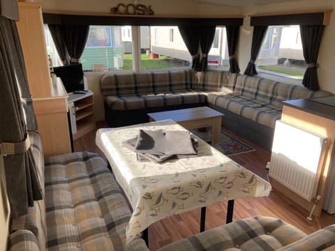 3 Bedroom Caravan - Maples 126, Trecco Bay Haus in Porthcawl