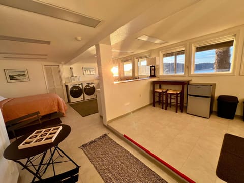 The Starboard Side Room - Cliffside, Ocean Views Haus in Kodiak