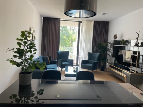 One Vista 1 Bedroom With View Condo in Bucharest