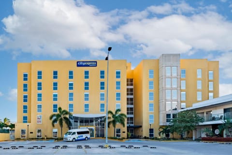 City Express by Marriott Paraiso Hotel in State of Tabasco