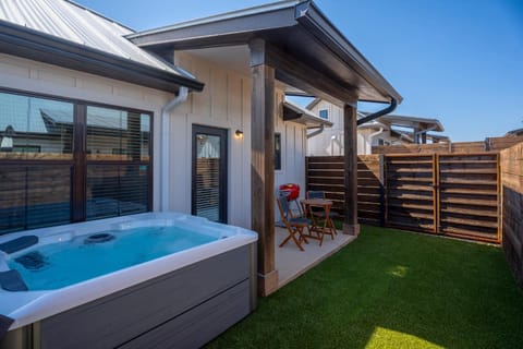 Property building, Hot Tub