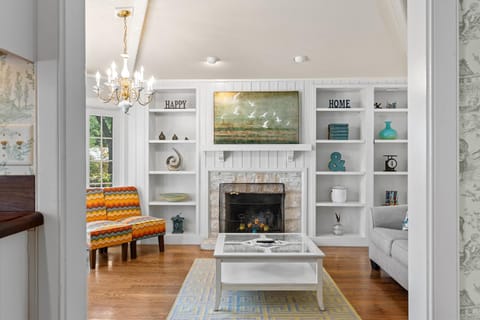 Living room, Seating area, flat iron