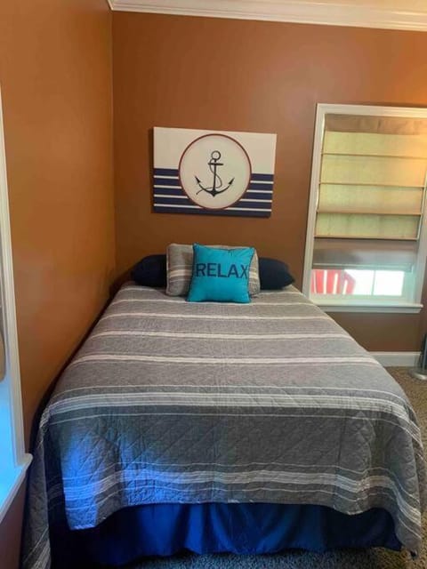 Charming and Comfy Cabin in the Heart of Pickwick! Maison in Pickwick Lake