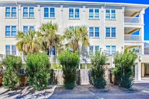 Tybee T's Chu Beach Condo Apartment in Tybee Island