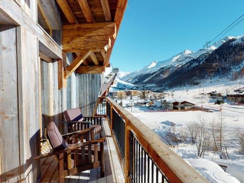 Chalet avec Piscine Chauffée, Accès Direct aux Pistes et Services de Luxe à Val-d'Isère - FR-1-567-108 Apartment in Val dIsere