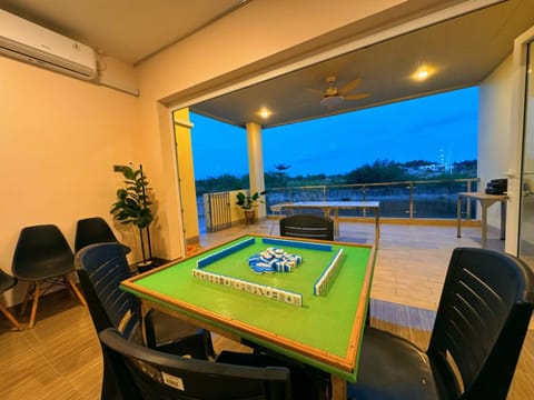 Billiards And Karaoke, Free Pickup Villa in Singapore