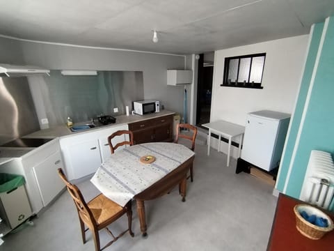 Dining area, minibar, stove