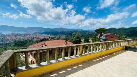 Property building, Nearby landmark, Day, Natural landscape, View (from property/room), Balcony/Terrace, Mountain view