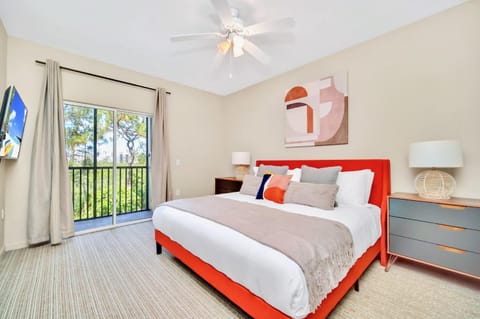 Modern 2BR Condo - Hot Tub and Pool - Near Disney House in Four Corners