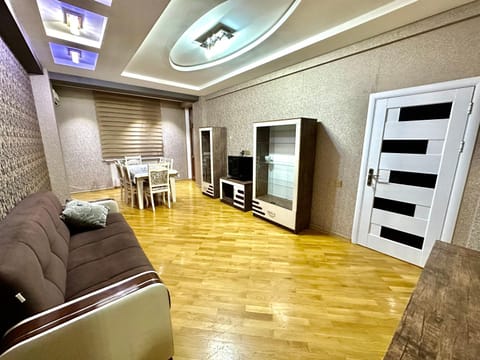 Xatai cozy apartment by Baku Housing Condo in Baku