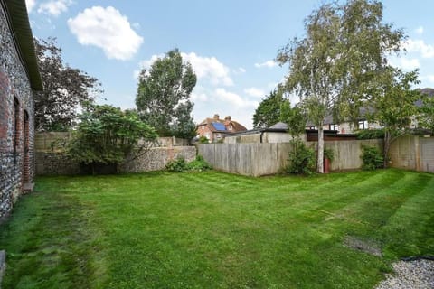 The Garden Flat at Walnut Tree House Apartment in Arun District