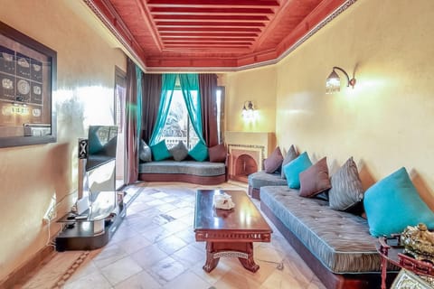 Palmeraie Stay - Pool & Lake Apartment in Marrakesh