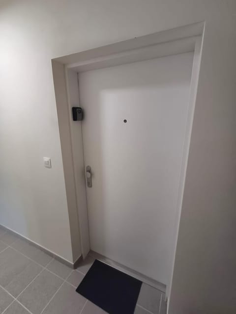 New apartment 5 minutes by walk from the airport with free garage parking Apartment in Bratislava