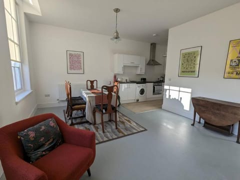 2-bed in central Margate Apartment in Margate