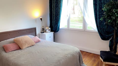 La chambre de Lou Bed and Breakfast in Chatou