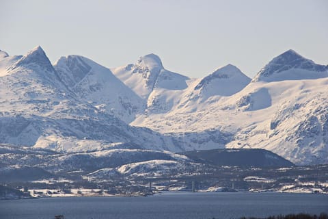 Nearby landmark, Natural landscape, Winter