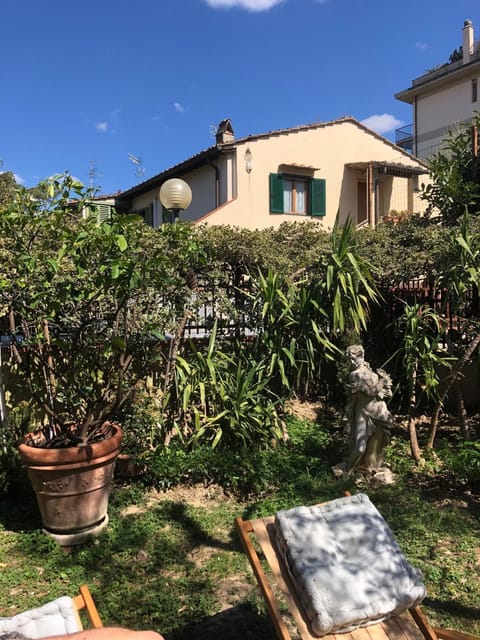 La Villa Bianca - appartamento in villa Condo in Municipality of Sesto Fiorentino